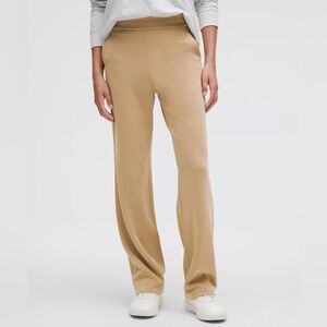 NWT LULULEMON Softstreme High-Rise Straight-Leg Pant size 6